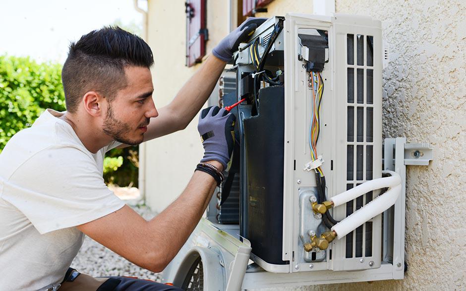 je recherche un électricien Le Bourget