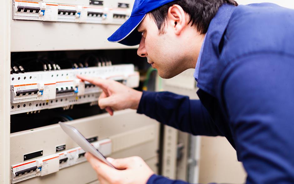 je recherche un électricien Le Bourget